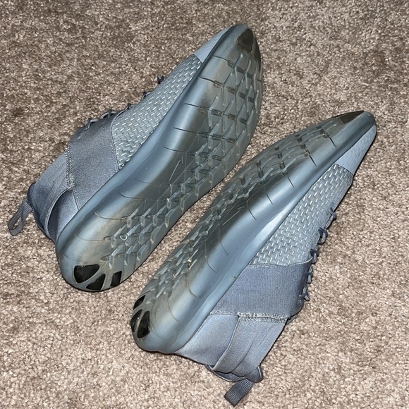 Worn Nike running shoes gray size 9 - Picture 6 of 6